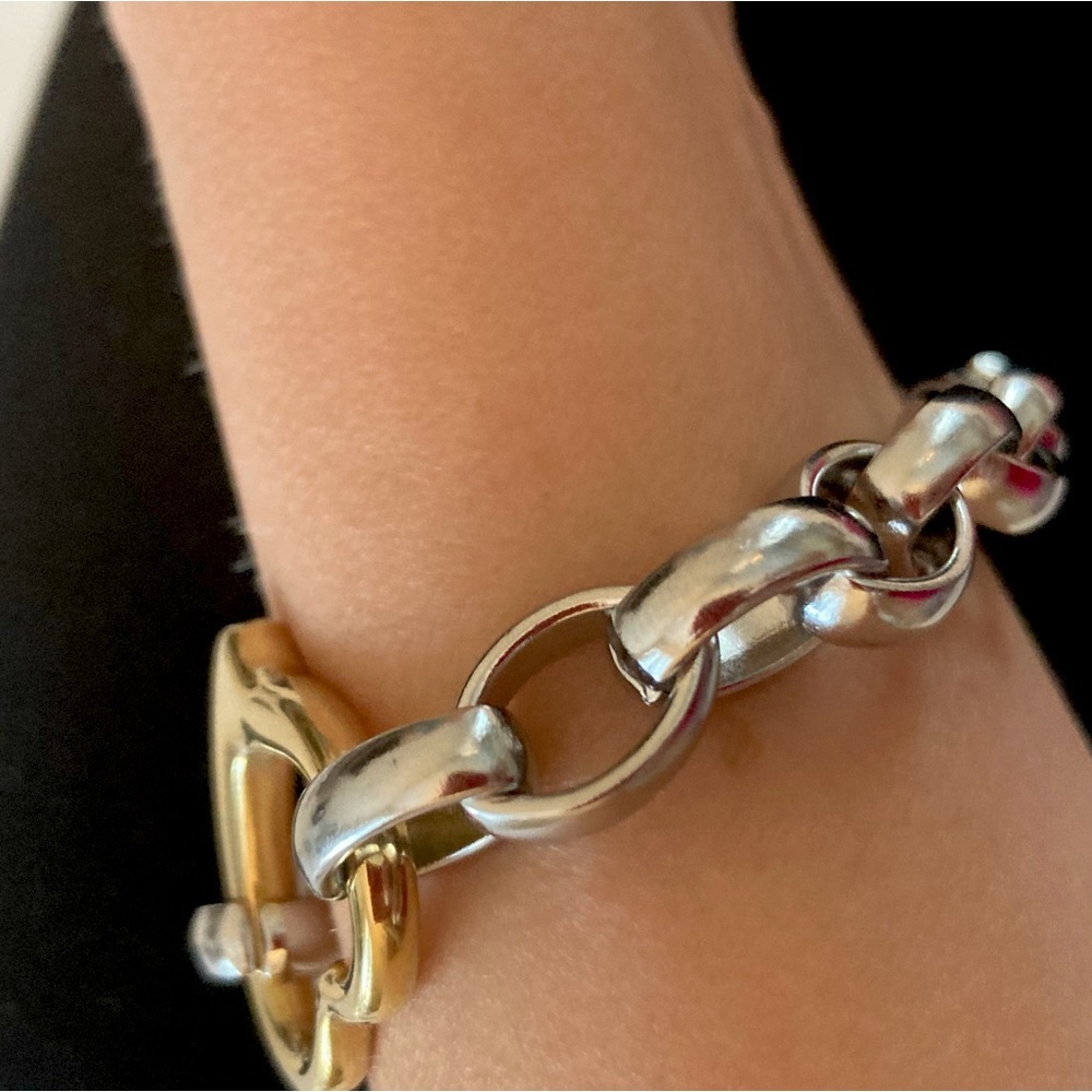 🌟 Chunky Stainless Steel Heart Pendant Bracelet - Picture 2 of 3